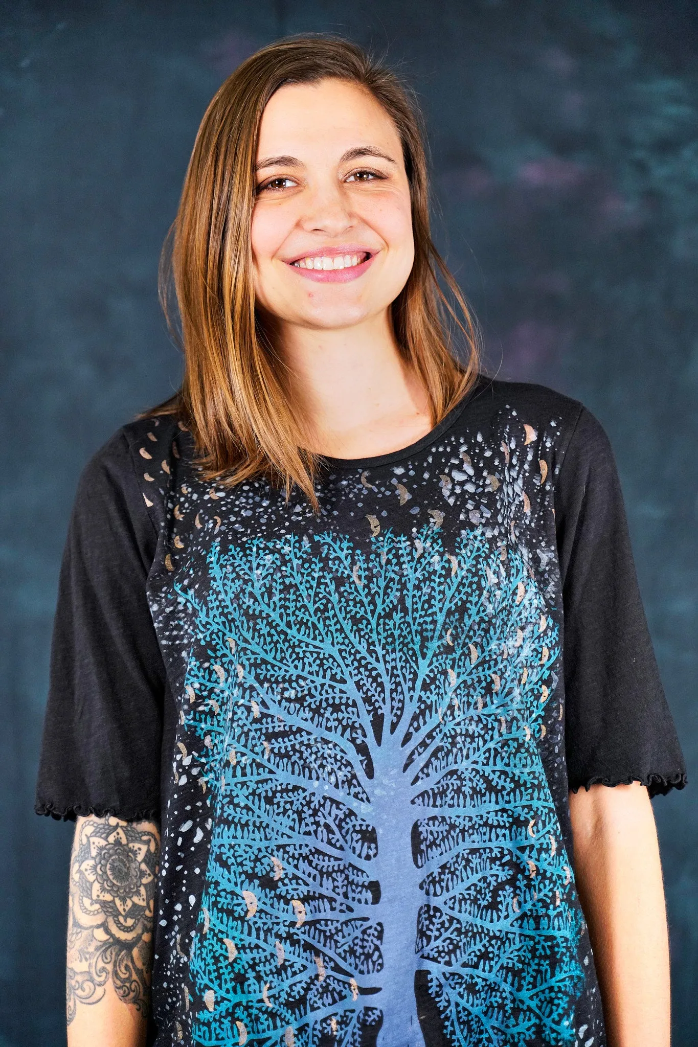 1600 Simple Tee Black-Tree of Life