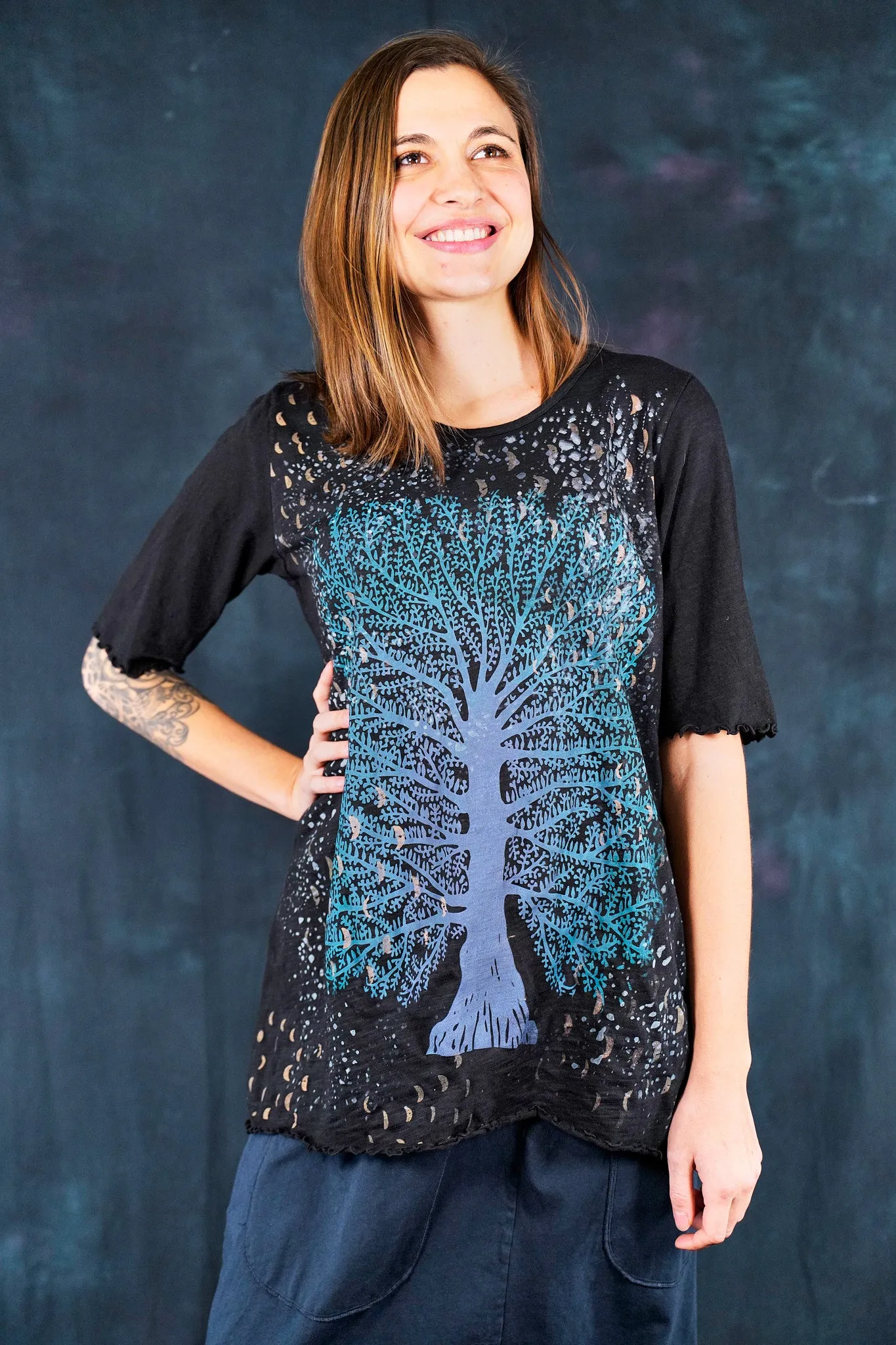1600 Simple Tee Black-Tree of Life