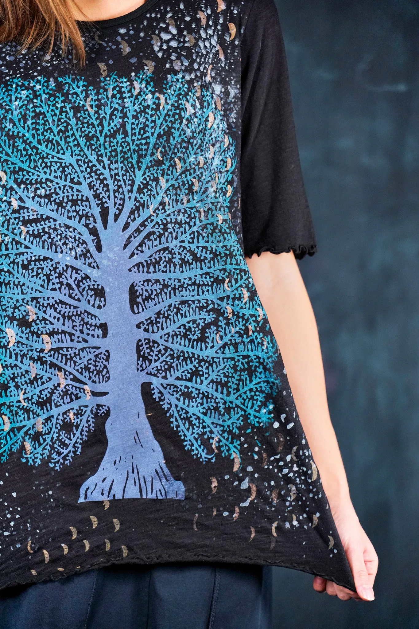 1600 Simple Tee Black-Tree of Life