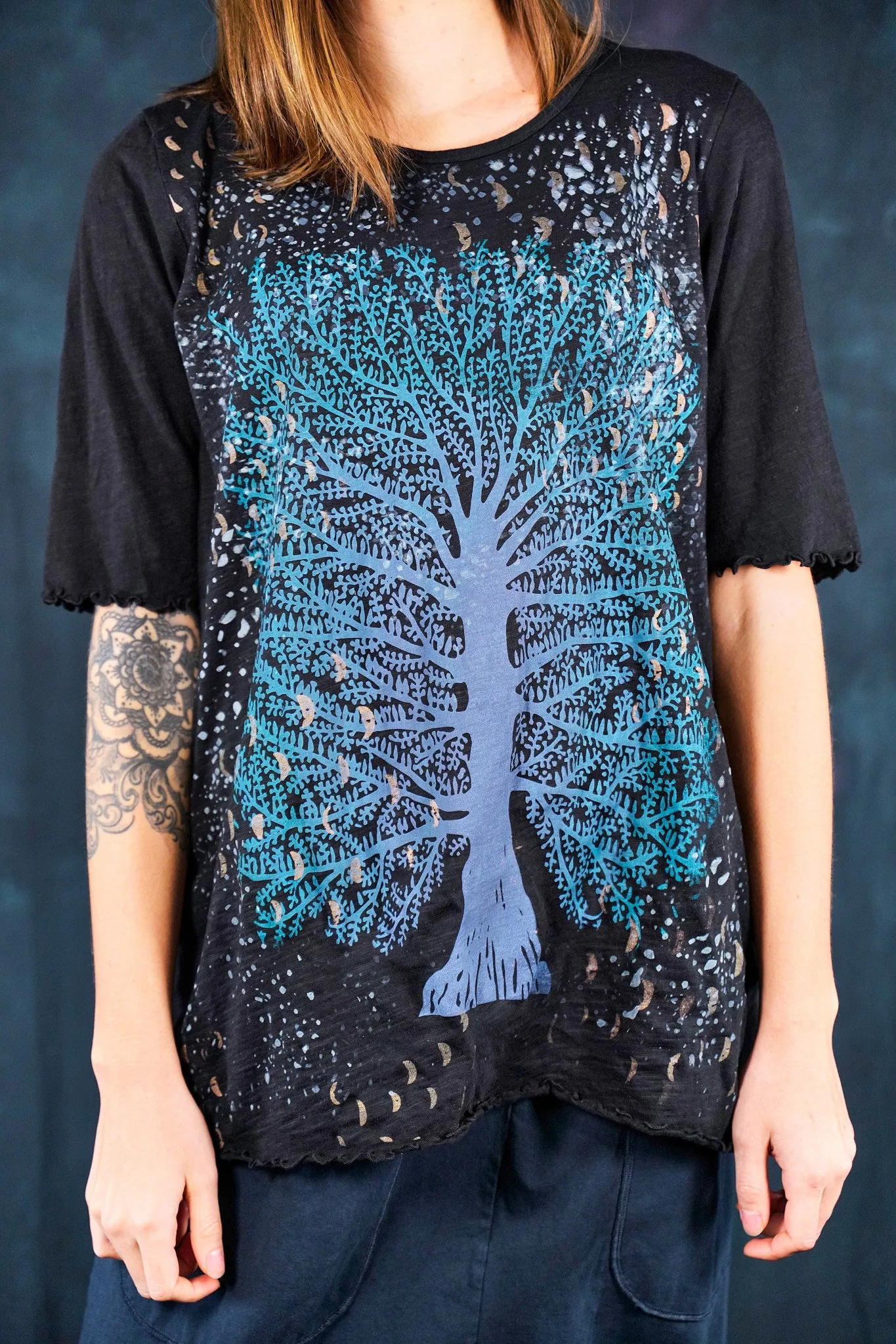 1600 Simple Tee Black-Tree of Life