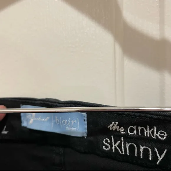 7 For All Mankind The Ankle Skinny Ruffle Hem Black Stretchy Denim Jeans