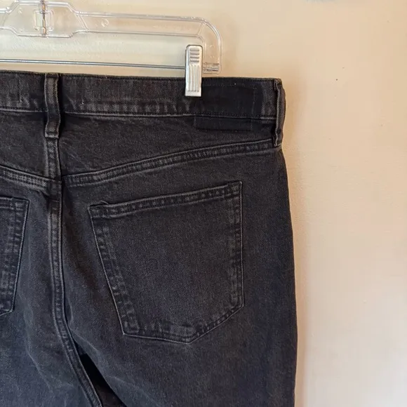 Abercrombie and fitch the 90’s relaxed jeans high rise black raw hem size 16