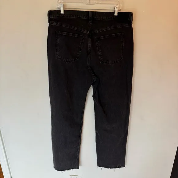 Abercrombie and fitch the 90’s relaxed jeans high rise black raw hem size 16