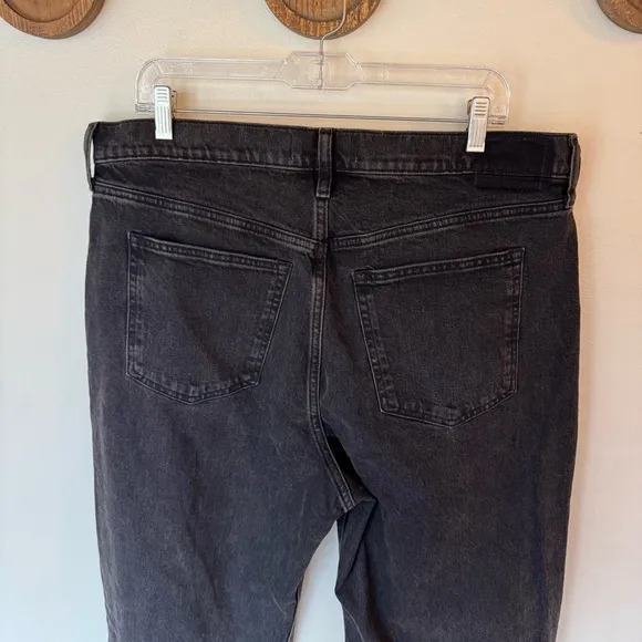 Abercrombie and fitch the 90’s relaxed jeans high rise black raw hem size 16