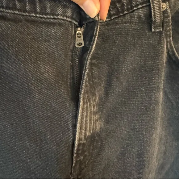 Abercrombie and fitch the 90’s relaxed jeans high rise black raw hem size 16