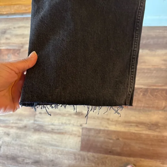 Abercrombie and fitch the 90’s relaxed jeans high rise black raw hem size 16