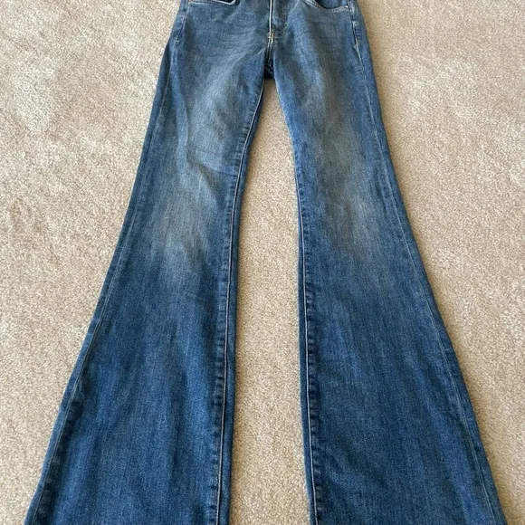 Anthropologie Pilcro High Rise Flare Jeans. Women size 25