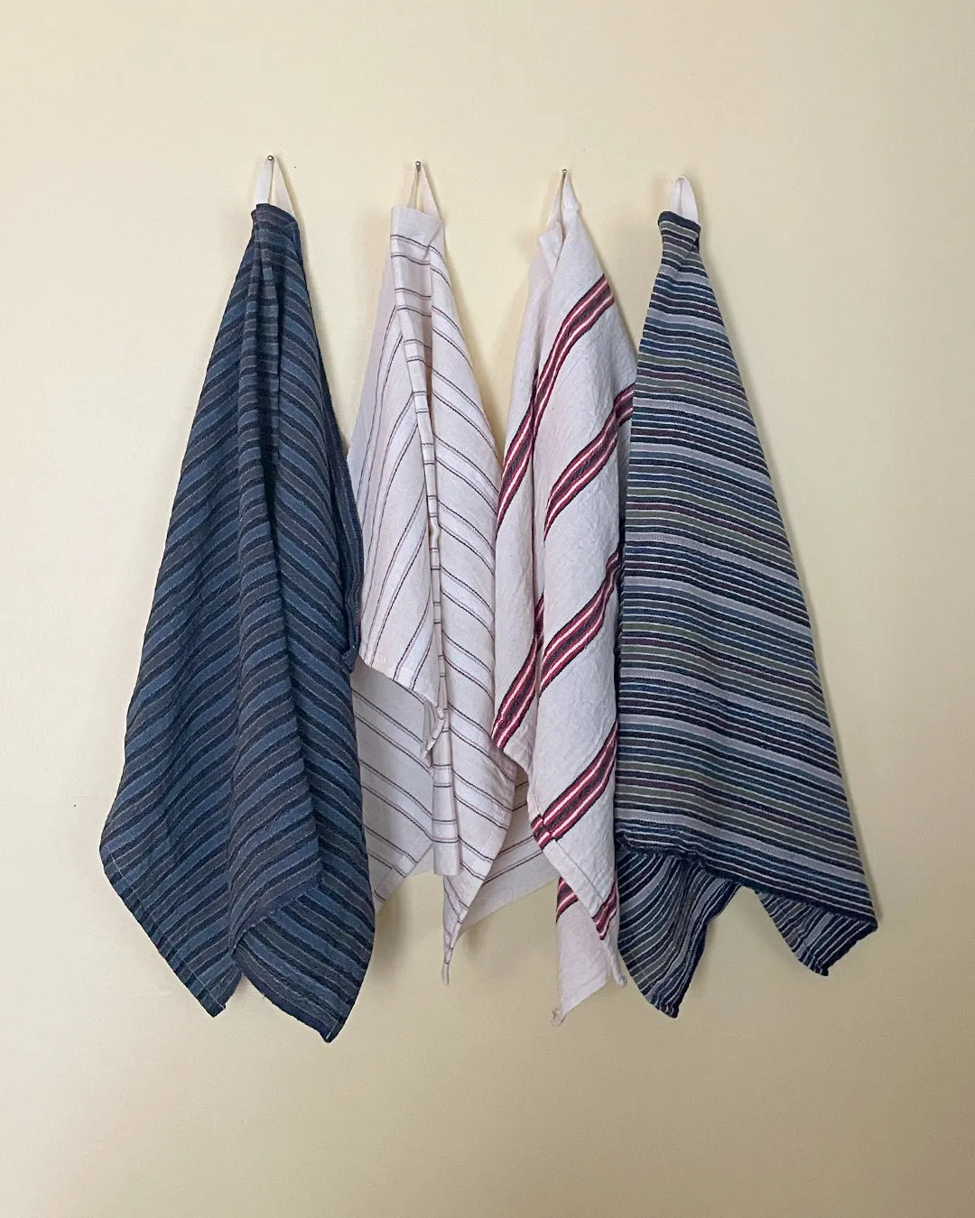 Casa Collection Hand Towel - Ecru Red
