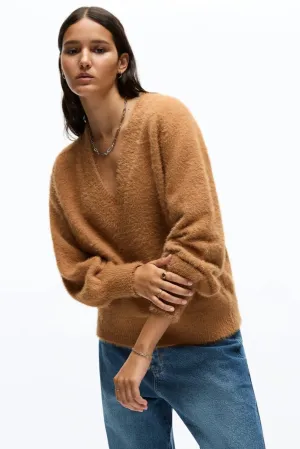 Essential V Neck Caramel