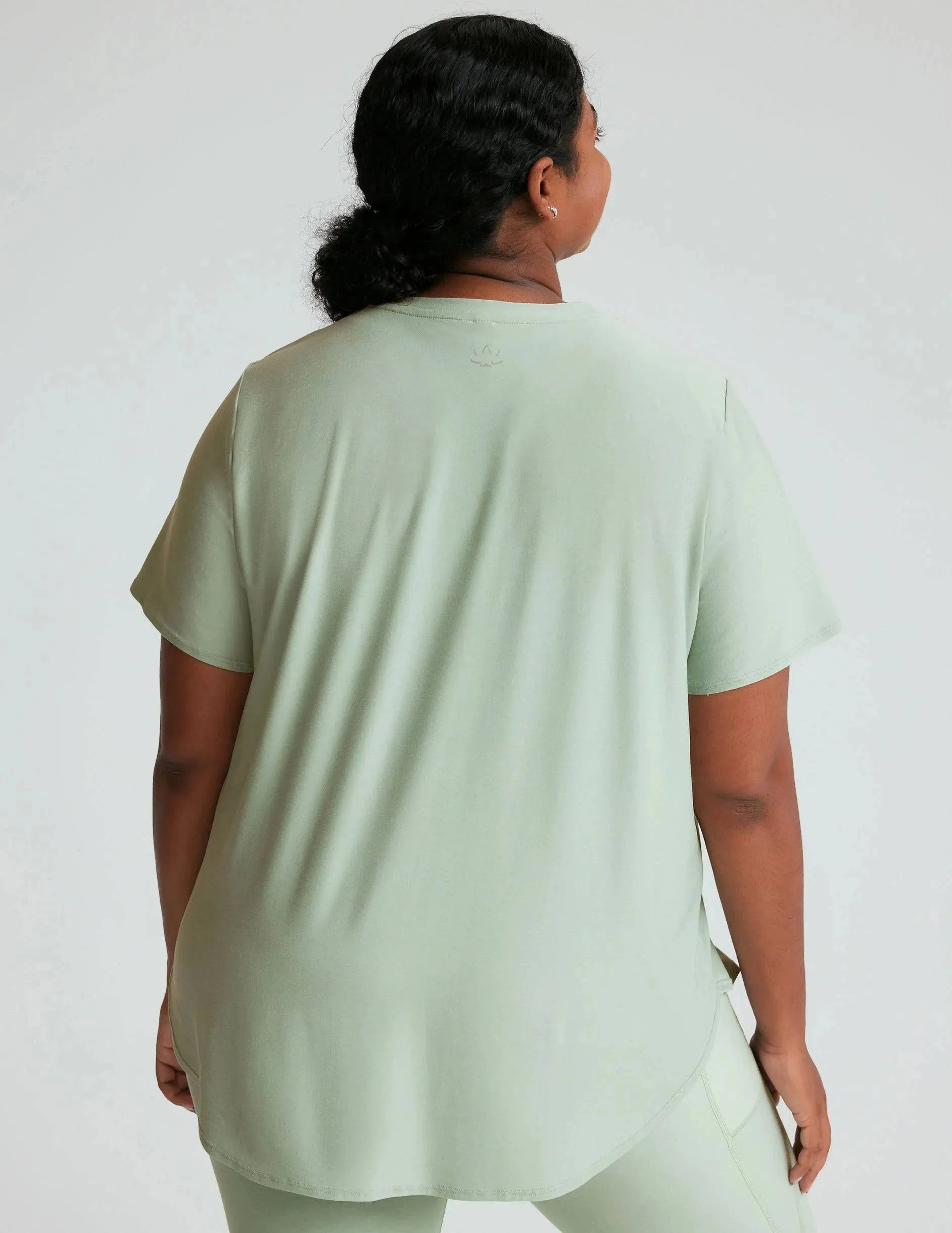 Featherweight on the Down Low Tee by Beyond Yoga | Minty Slate Heather