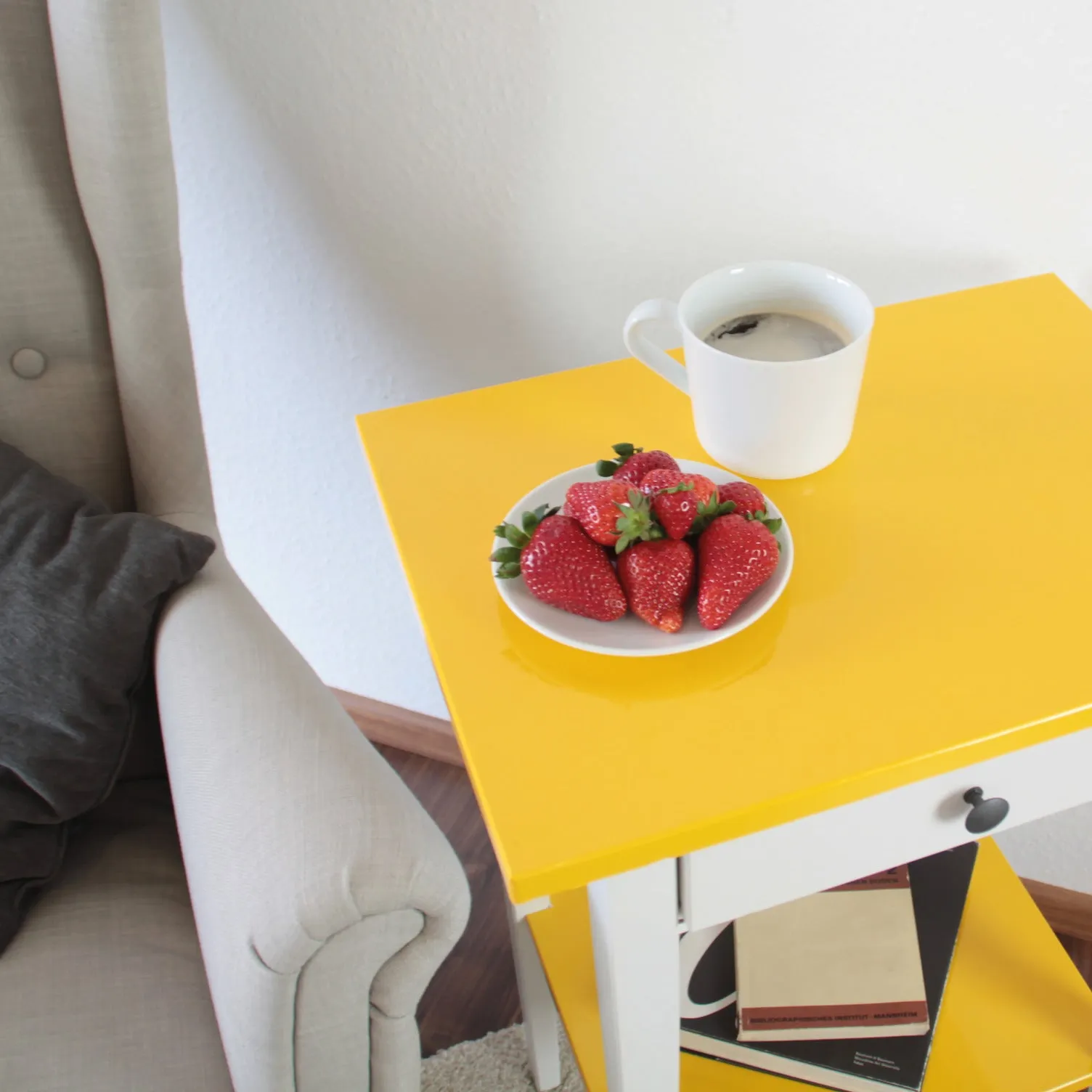Gloss Banana Yellow (450mm, Self-Adhesive)