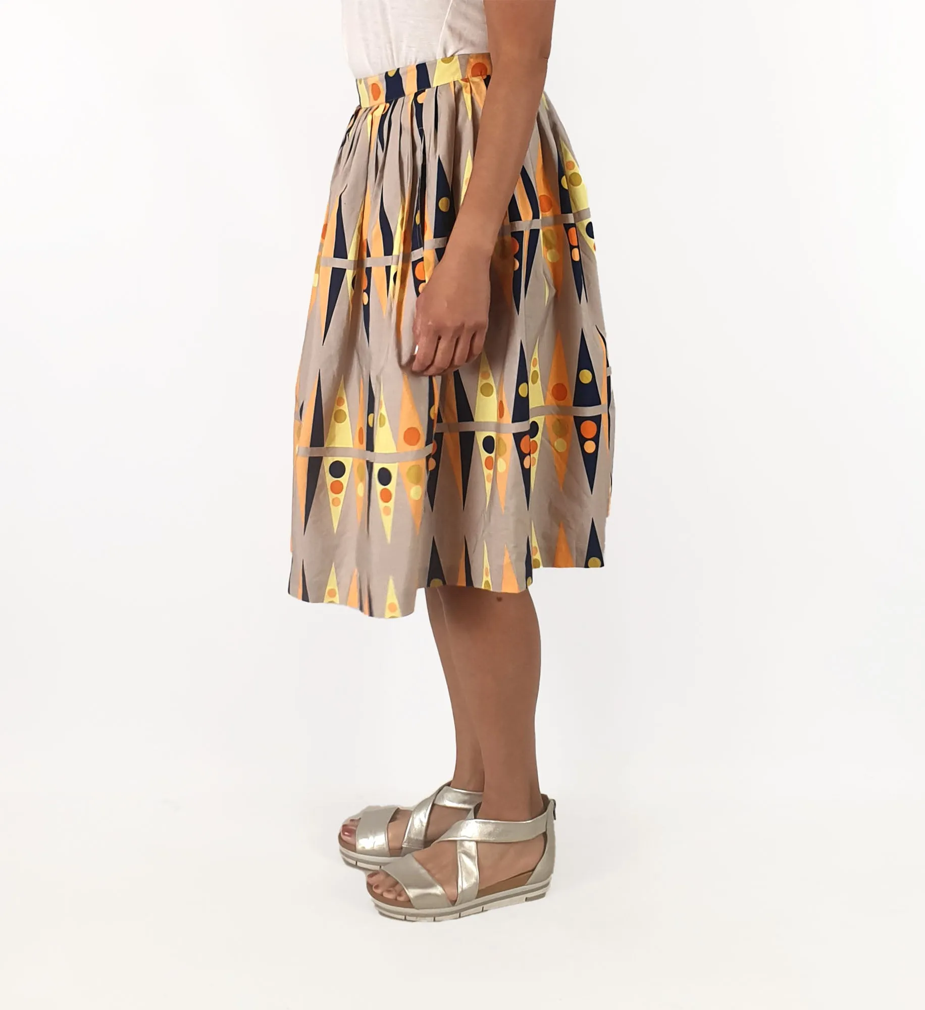 Gorman backgammon print skirt size 12, best fits 10