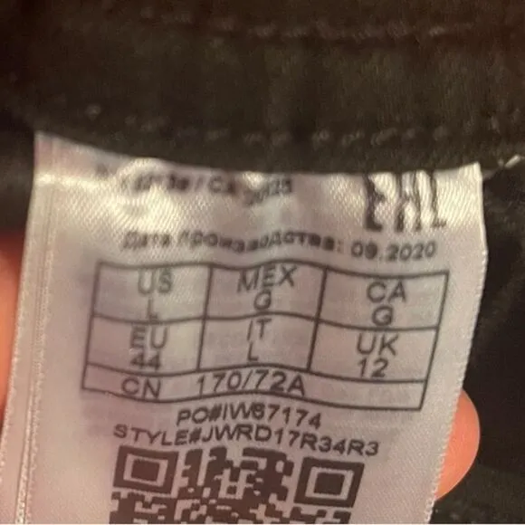 Guess Woman’s jeans shorts