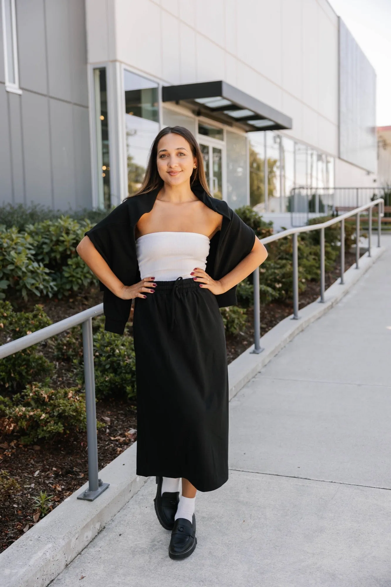 Hang Out Skirt in Midnight Black