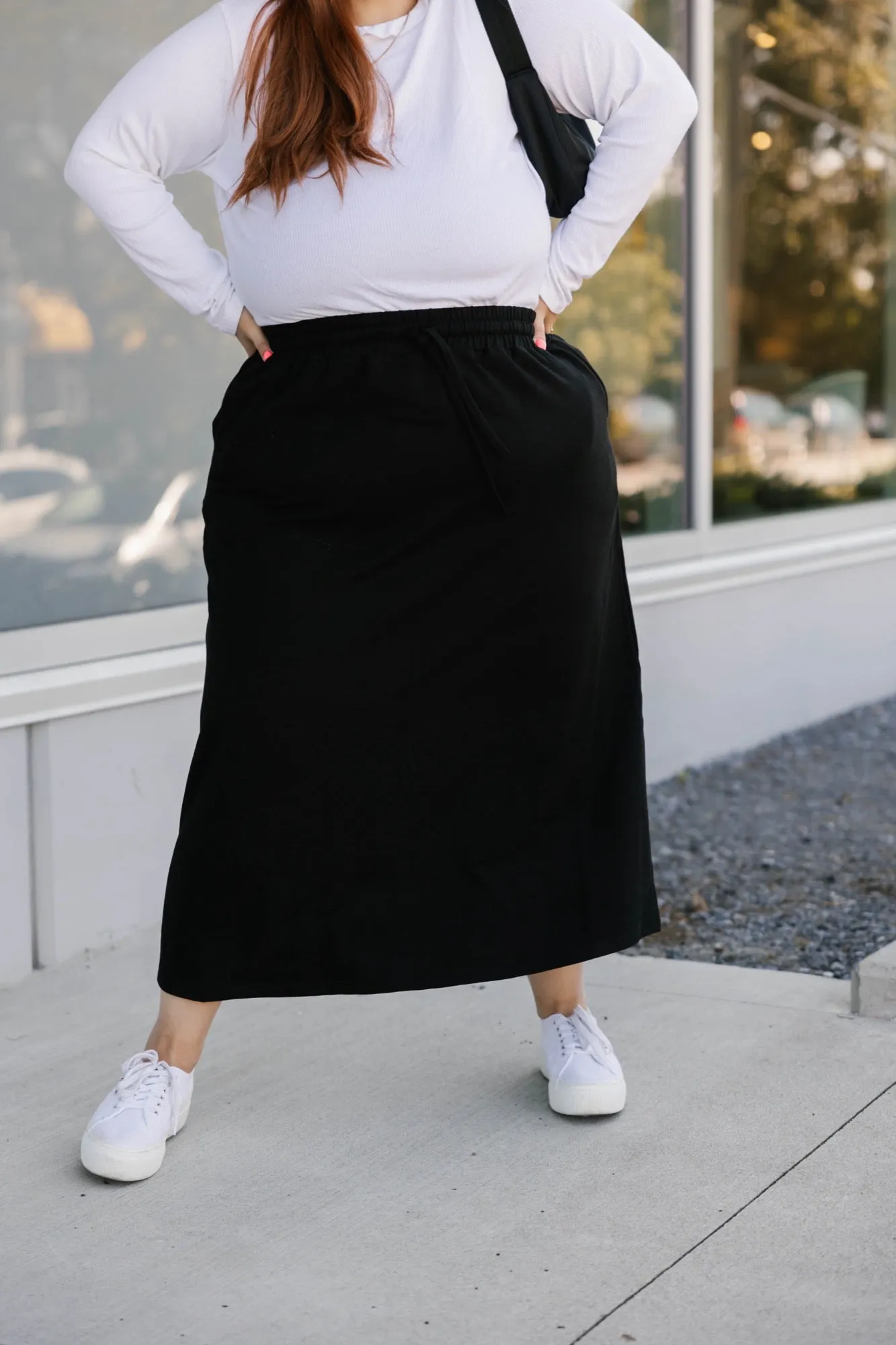Hang Out Skirt in Midnight Black