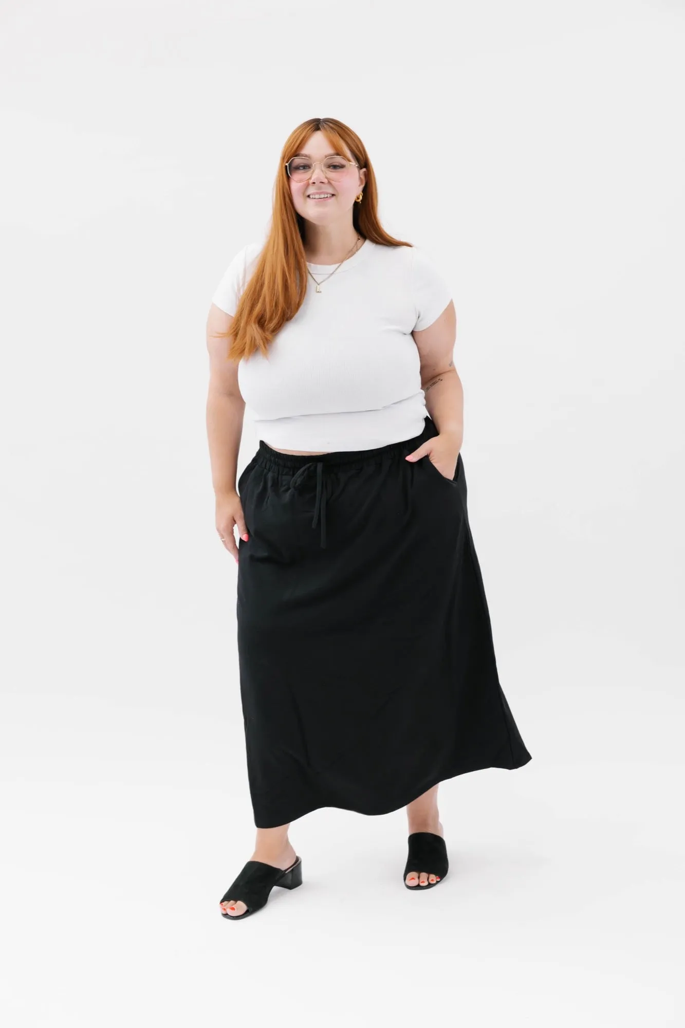 Hang Out Skirt in Midnight Black
