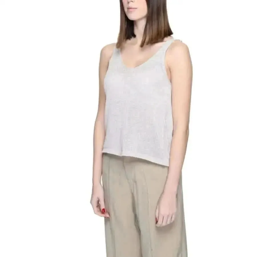 Jacqueline De Yong Beige Tank Top with Straps and Round Neck
