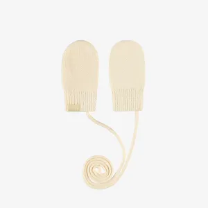 Mitaines crème en tricot avec cordon, bébé || Cream knitted mittens with string, baby