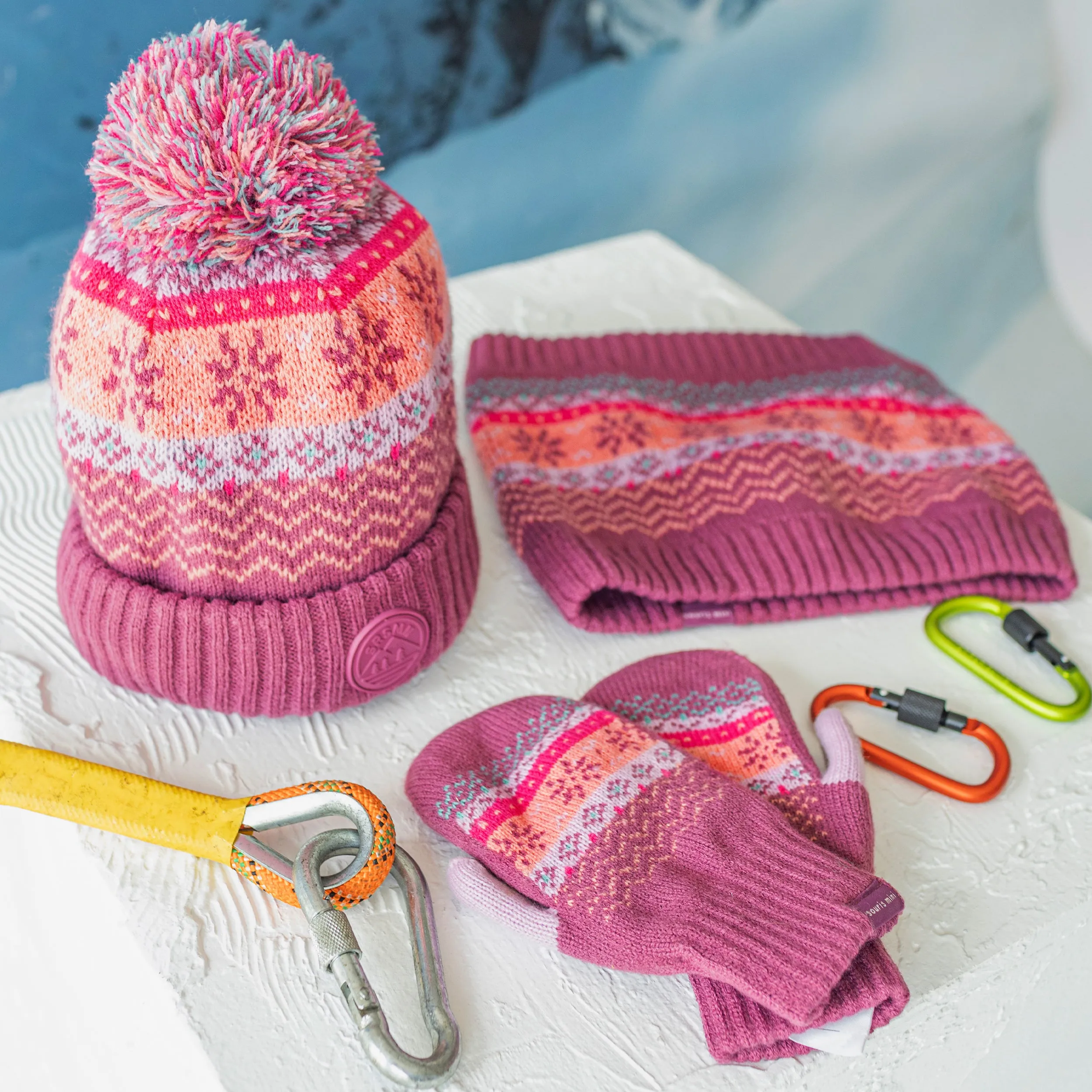 Mitaines roses, pêche et turquoise à motifs en tricot, enfant || Pink, peach and turquoise knitted mittens with print, child