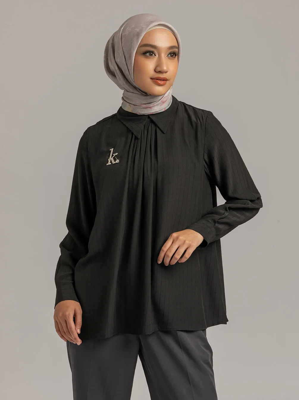 MIYA TOP PLAIN BLACK