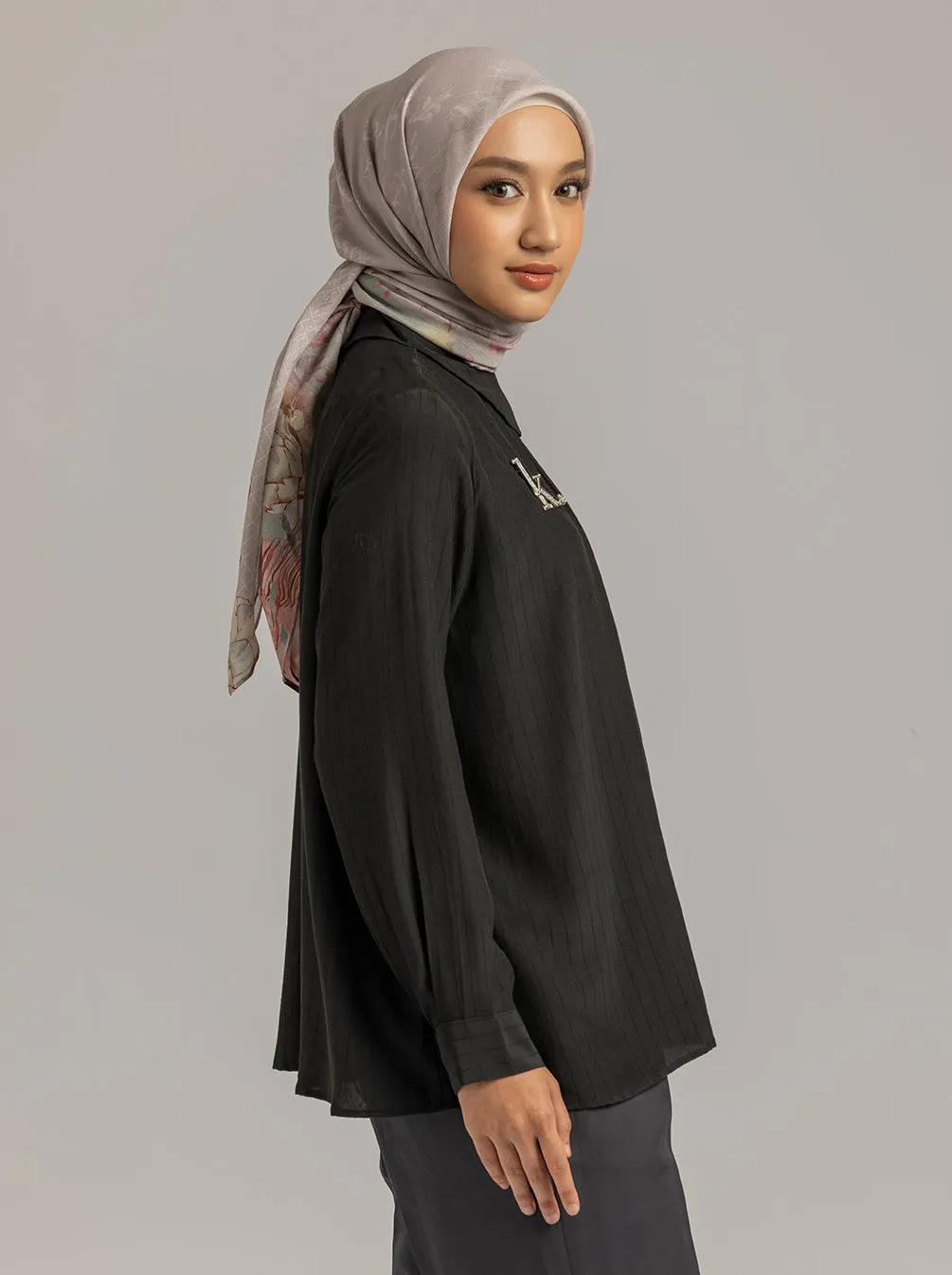 MIYA TOP PLAIN BLACK