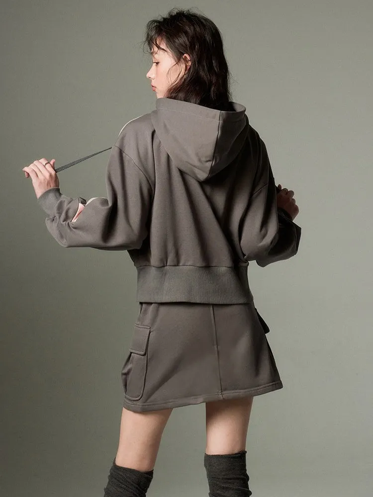 pullover sweatshirt  ＆ A-Line Skirts