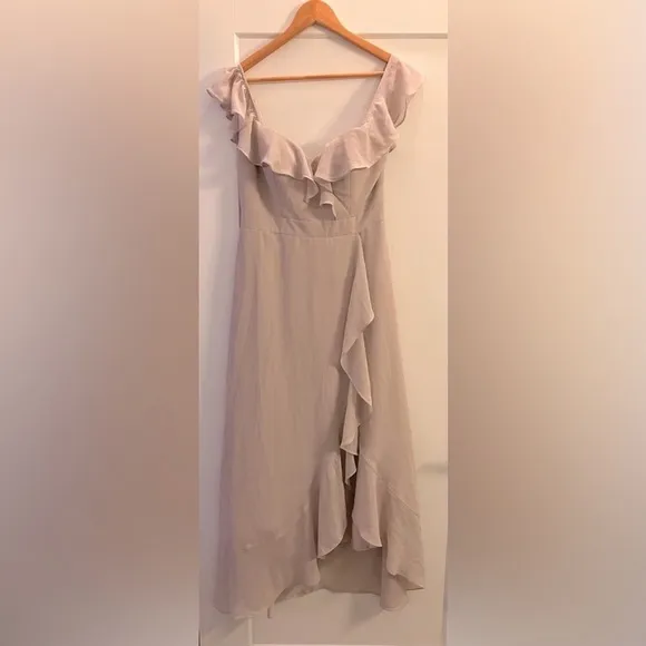 Revelry Scarlet Chiffon Size 10 Dress in Taupe 🤍