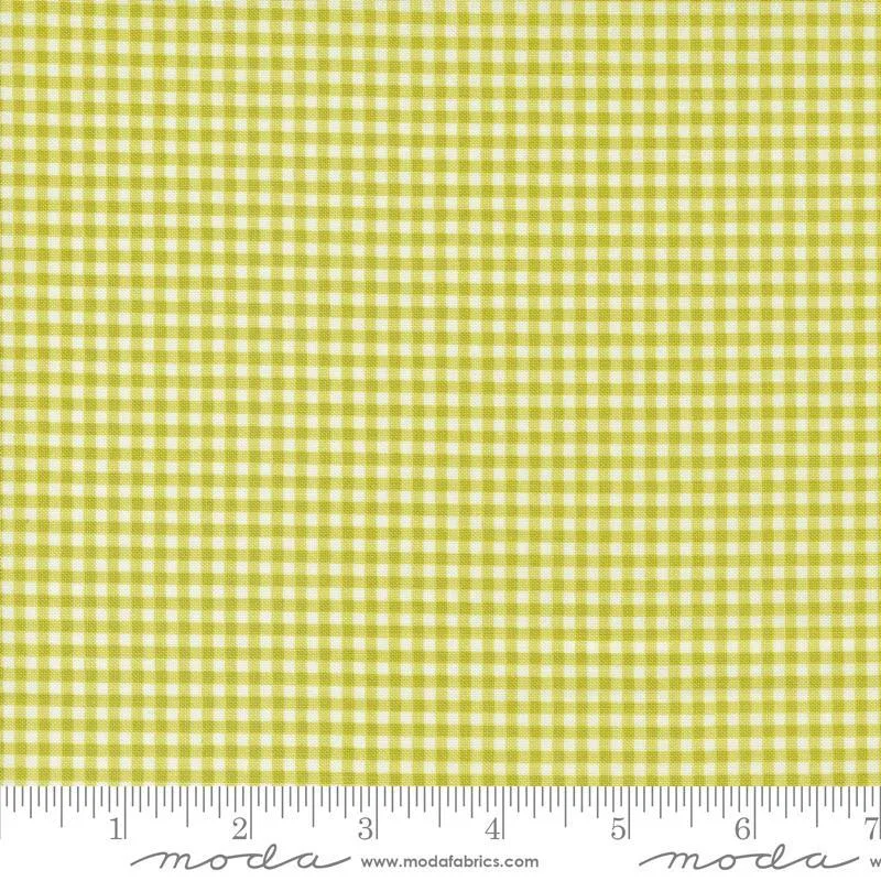 Shine by Moda Fabrics GINGHAM CHECKS/GRASS