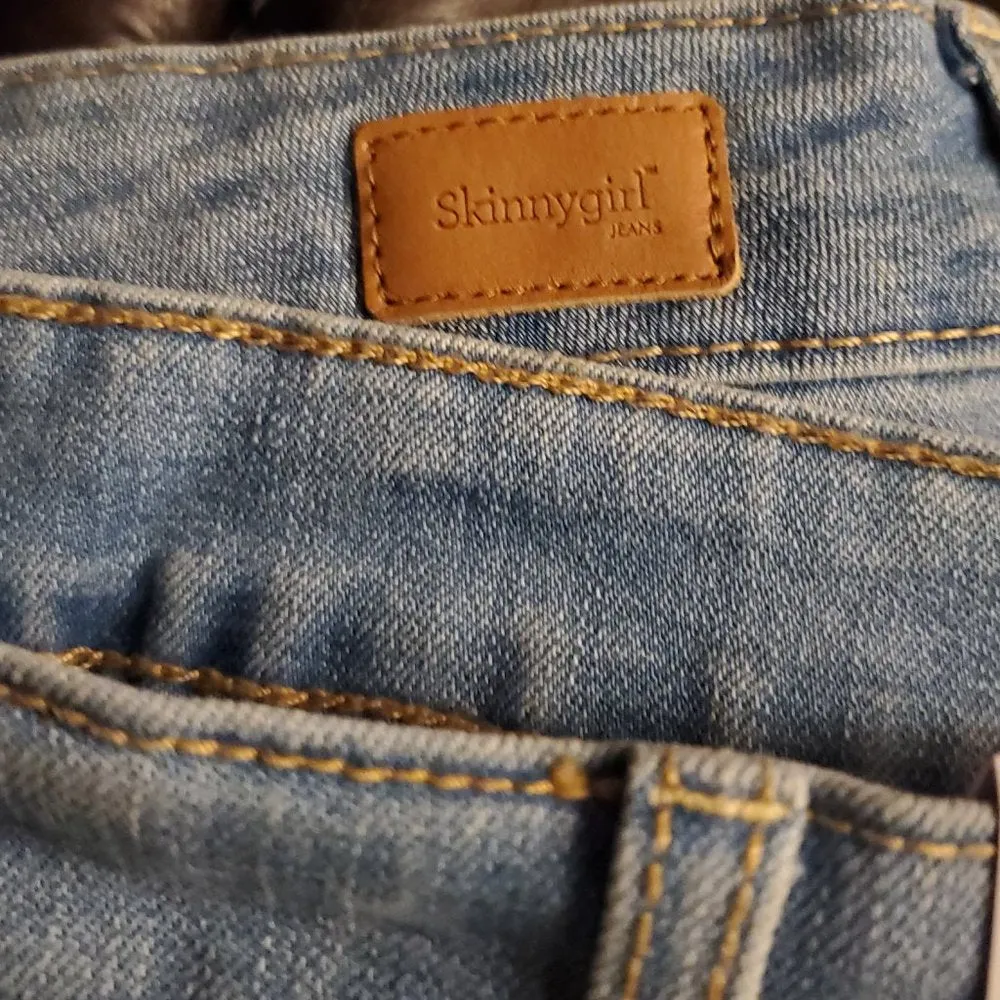 Skinnygirl  High Rise Button Front Cropped Jeans Wide Leg