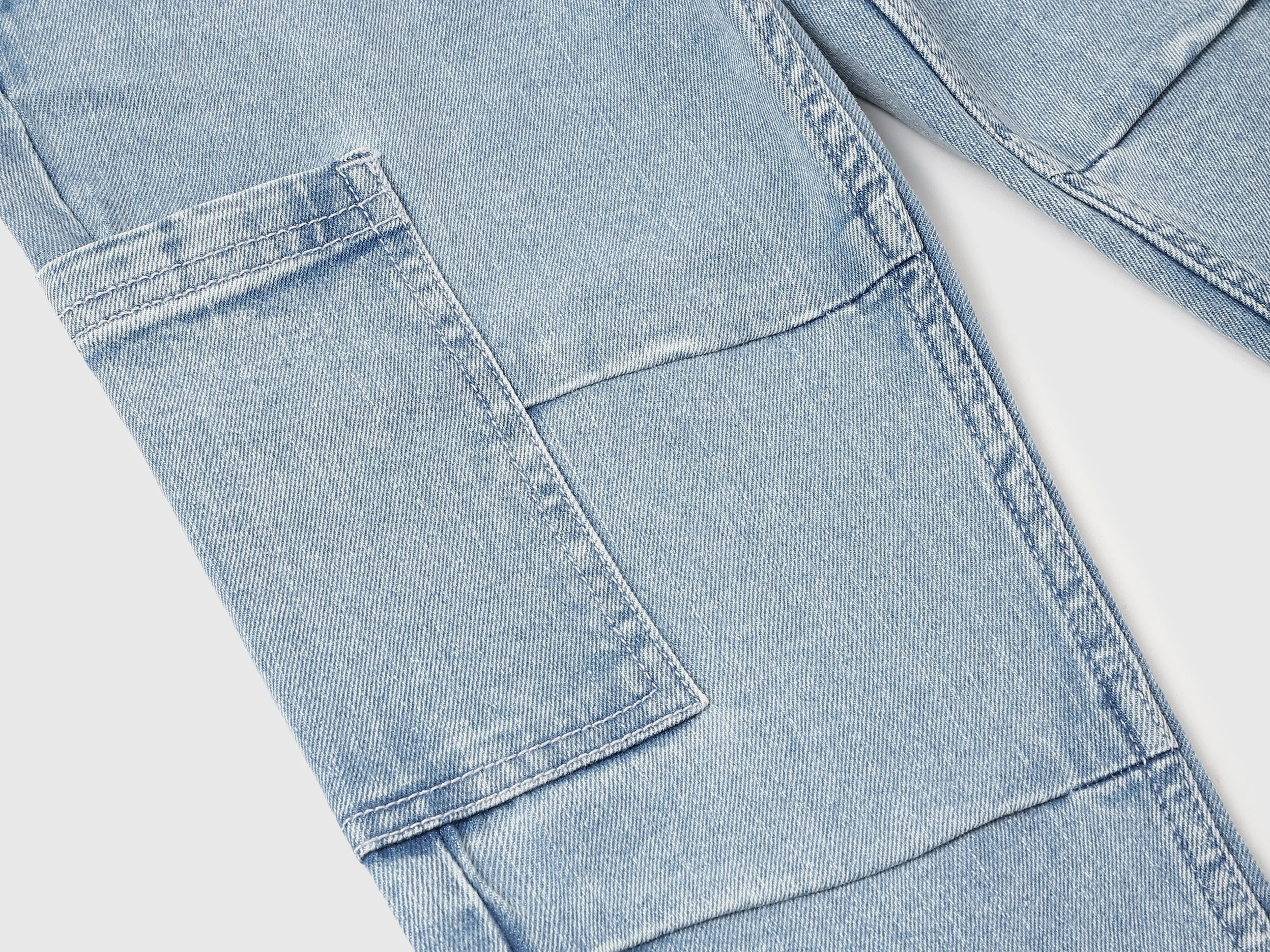 Solid Regular Fit Jeans