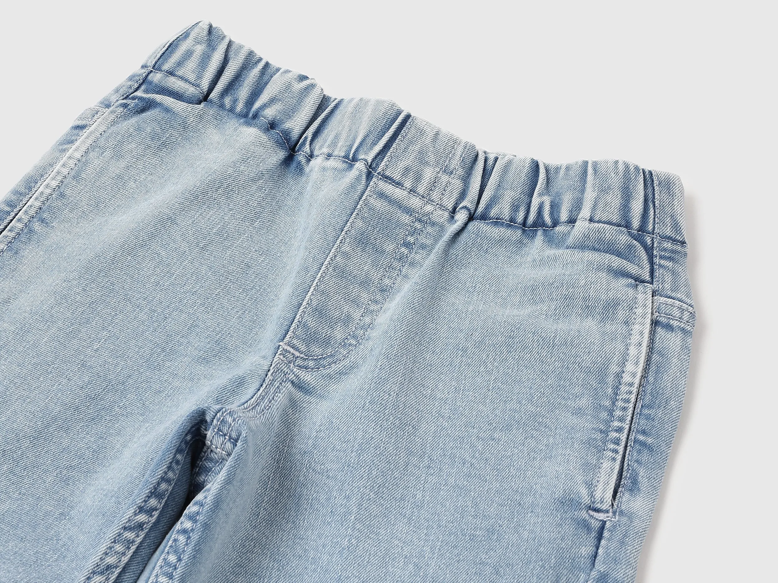 Solid Regular Fit Jeans