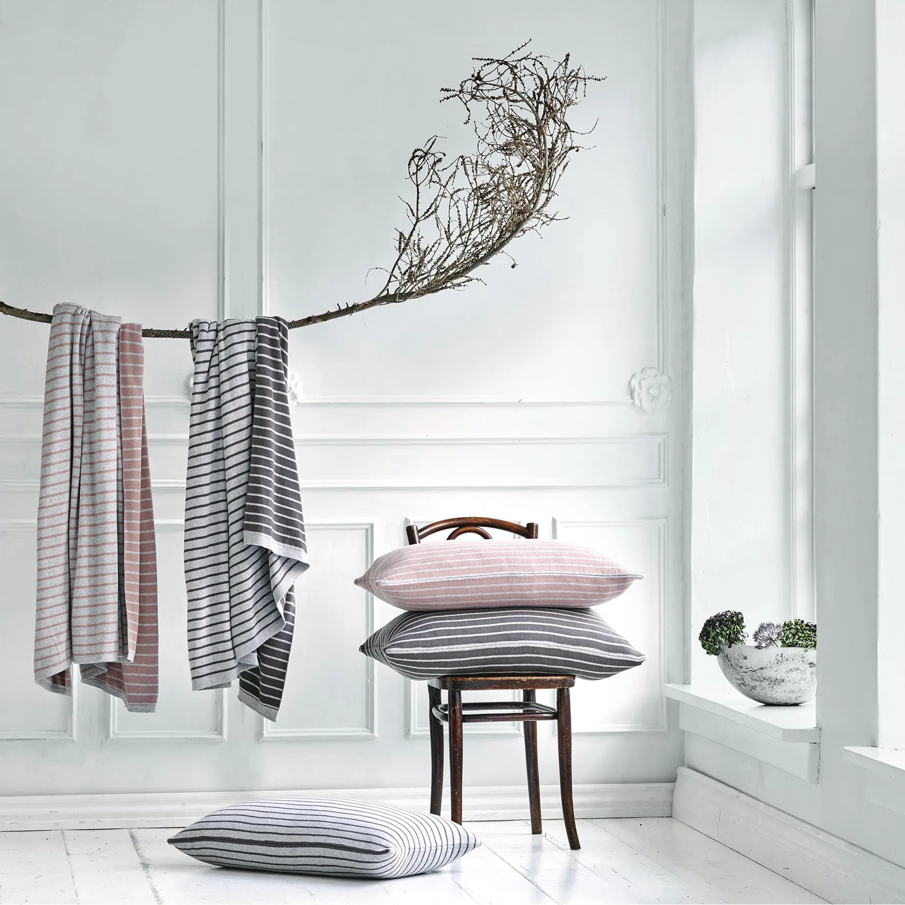 Stripe Throw