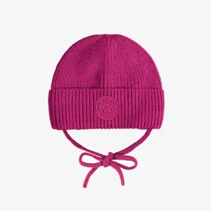 Tuque en tricot rose fuchsia avec cordons, bébé || Fuchsia pink knit toque with cords, baby