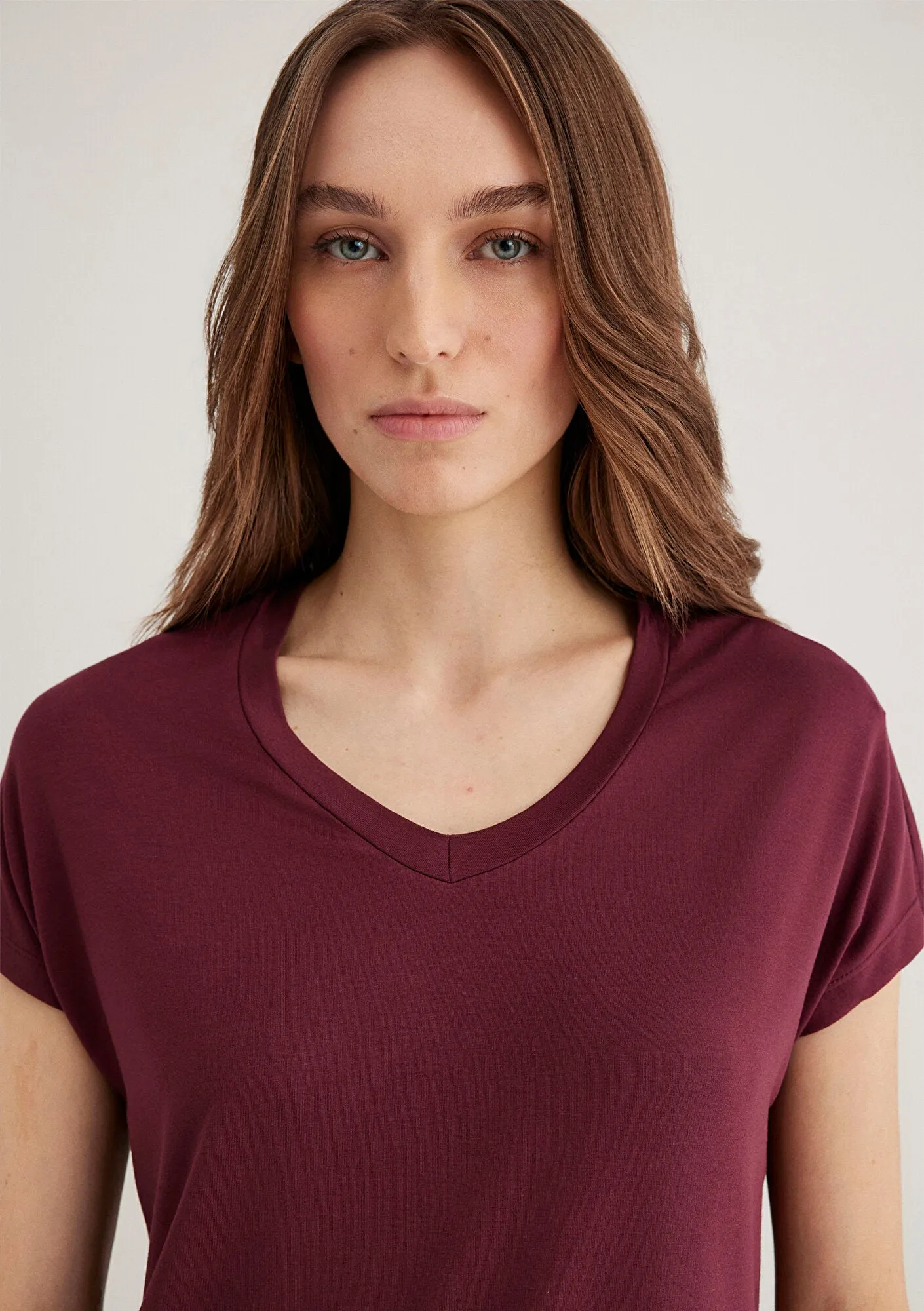 V Neck Burgundy Basic T-Shirt