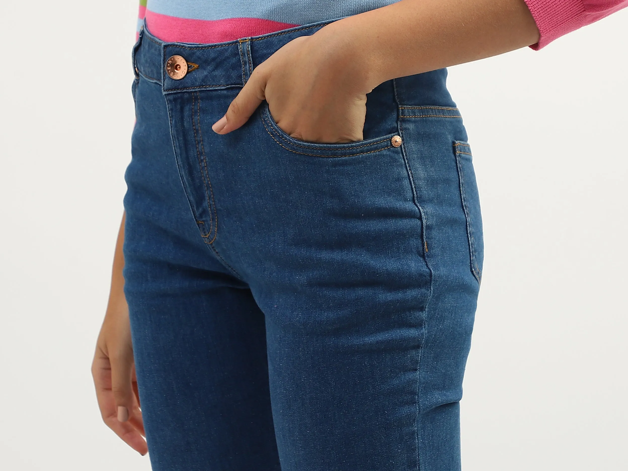 Women Solid Bootleg Jeans